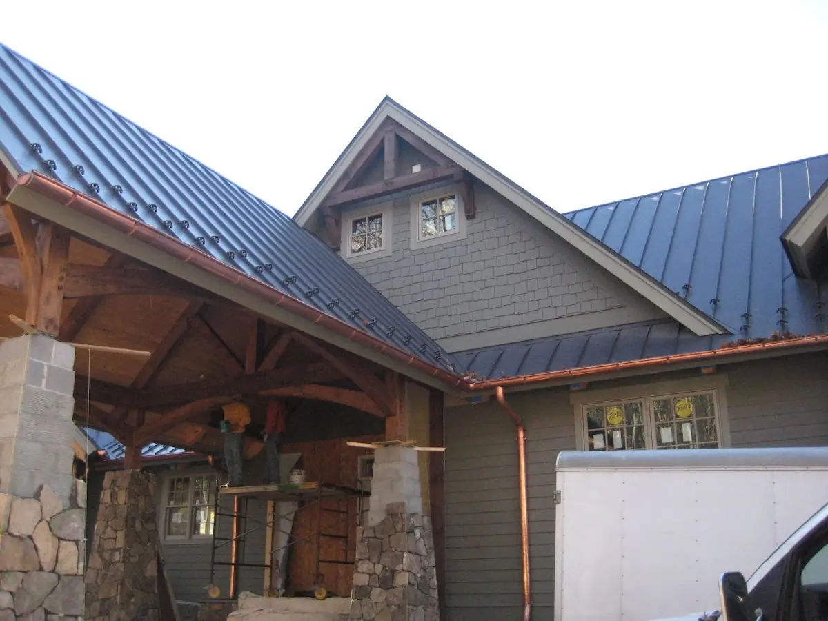 Craftsman Roofing team delivering quality roofing work in Como